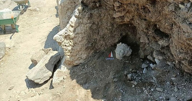 İzmir’deki kazıda ortaya çıktı! Tam 1800 yıllık...