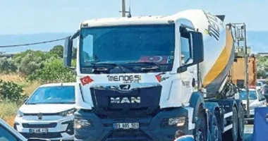 Beton mikserinin altında kaldı