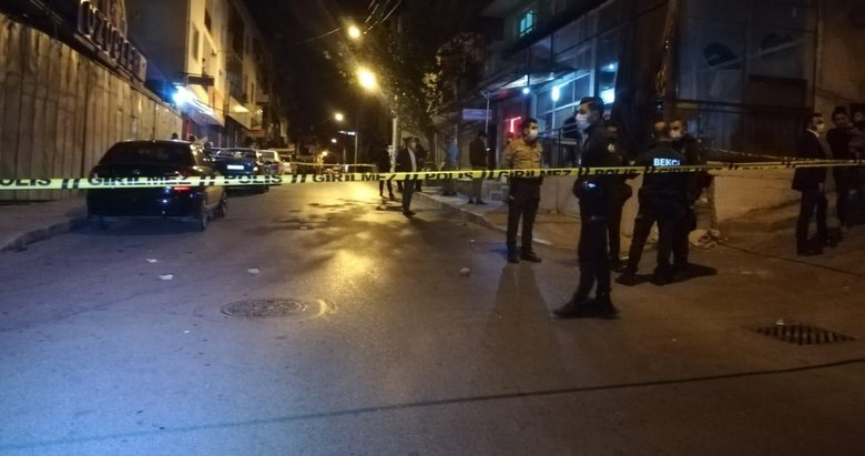 İzmir’de olaylı gece! İki grubun kavgasında silahlar çekildi