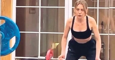 Kim der 2 çocuk annesi!