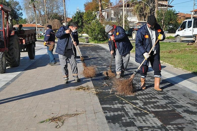Muğla’da su taşkınından etkilenen vatandaşların yaraları sarılıyor