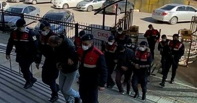 İzmir’de kan donduran cinayetin şüphelileri kamera görüntülerinden yakalanmış