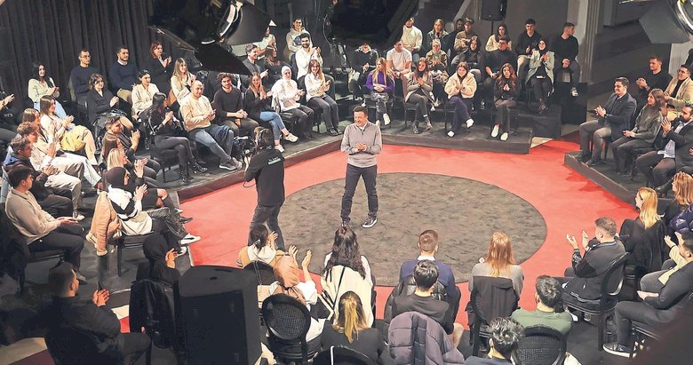 Gençlerle buluştu müjdeleri sıraladı