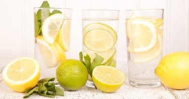 Limonlu suyun faydaları neler? Limonlu su içmek zayıflatır mı?