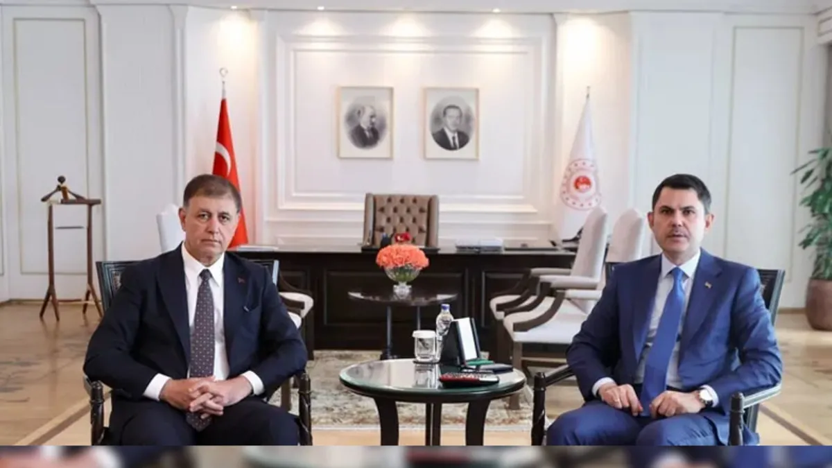 Bakan Kurum, İzmir Büyükşehir Belediye Başkanı Cemil Tugay’ı kabul etti