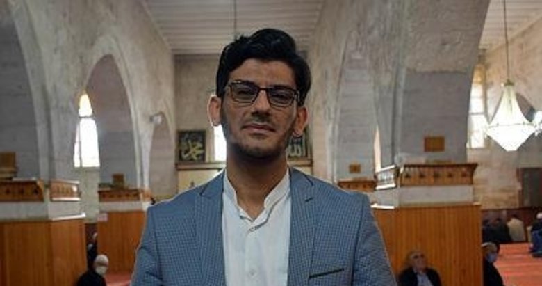 Ezan yarışmasını kazanan Muhsin Kara’yı tebrik etti