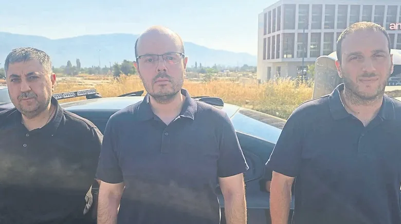 Eski bakanın aracından Kuriş’in kardeşi çıktı