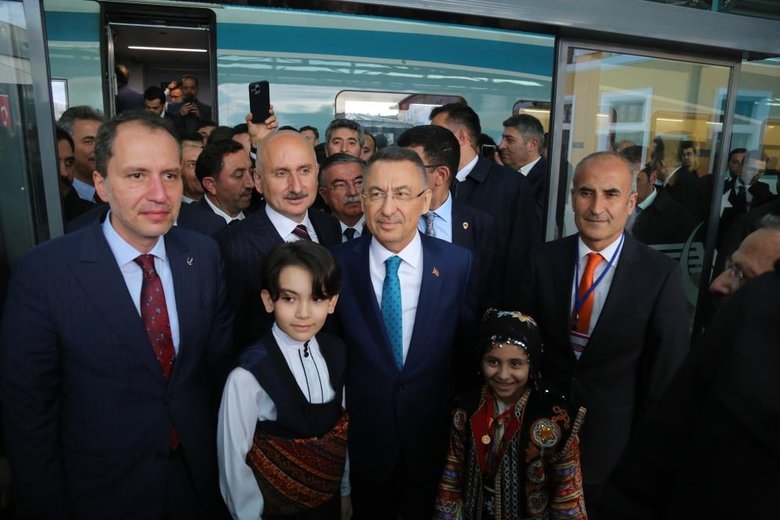 İlk seferine çıkan Yüksek Hızlı Tren Sivas’a ulaştı