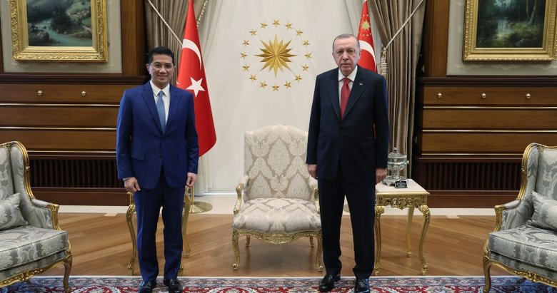 Başkan Erdoğan, Malezya Uluslararası Ticaret ve Sanayi Bakanı Azmin Ali’yi kabul etti