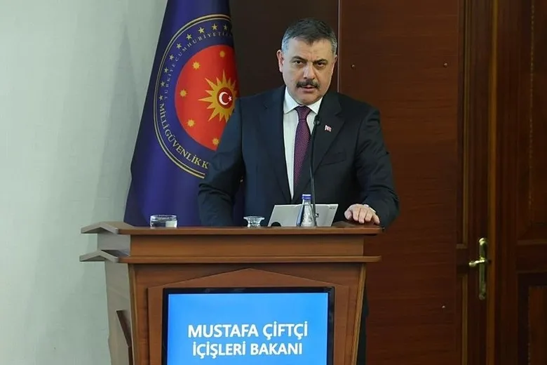 polise-yeni-mesai-duzenlemesi-geliyor-bakan-ciftci-acikladi-1783762235142.jpeg