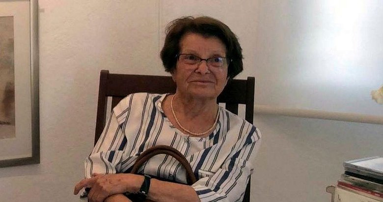 Dikili’nin ilk kadın okul müdürü Ülker Abacıoğlu hayatını kaybetti