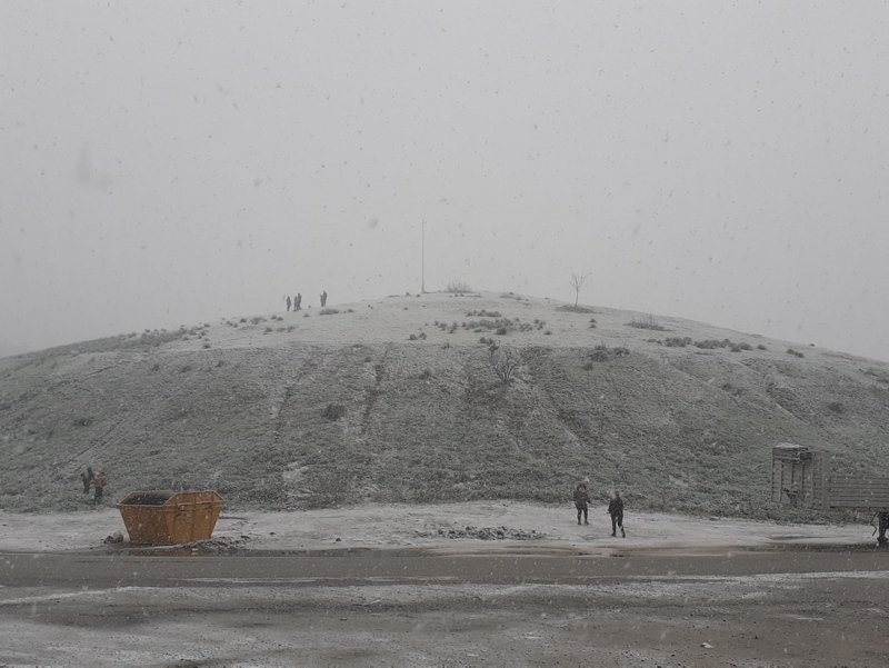 İzmir’de kar yağışı coşku yarattı