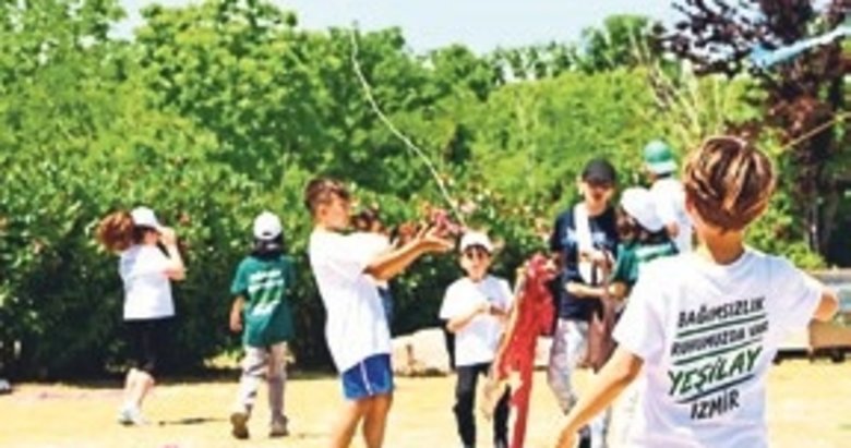Gökyüzü uçurtmalarla renklendi