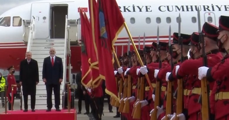Başkan Erdoğan Arnavutluk’ta resmi törenle karşılandı
