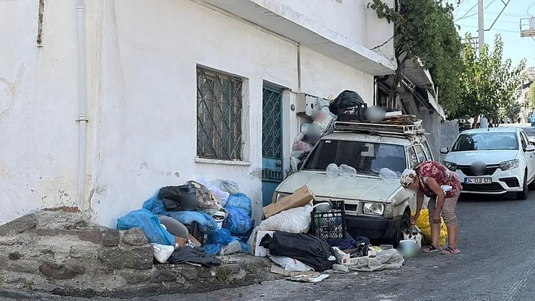 izmirde-cop-ev-vakasi-mahalleliler-isyan-etti-dukkanimiza-fareler-giriyor-1786436208961.jpeg