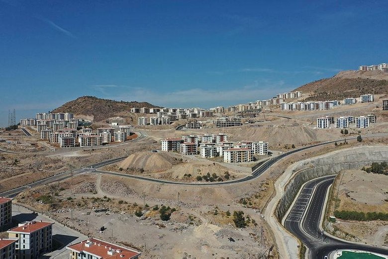 İzmir’de TOKİ tarafından depremzedeler için 2 yılda 2 bin 245 konut yapıldı