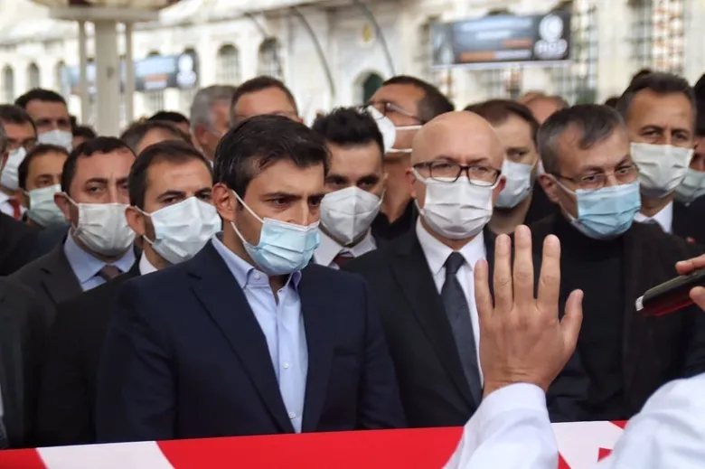 Özdemir Bayraktar’a veda! Son yolculuğuna uğurlandı