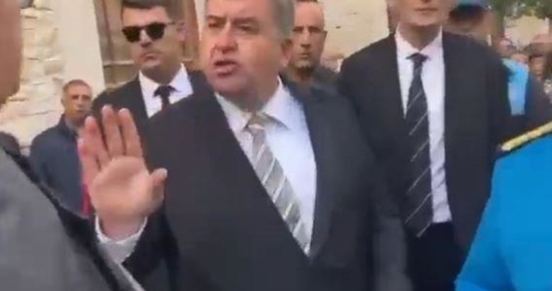 CHP’li Çeşme Belediye Başkanı Muammer Ekrem Oran’dan 19 Mayıs kutlamasında skandal hareket