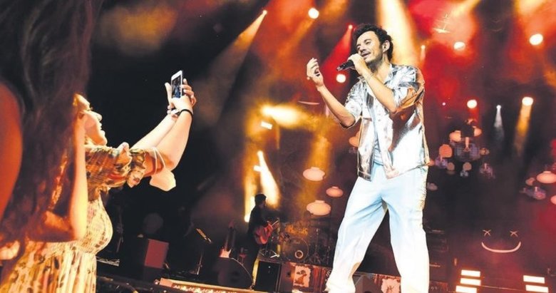 Buray’dan yeni albüm geliyor