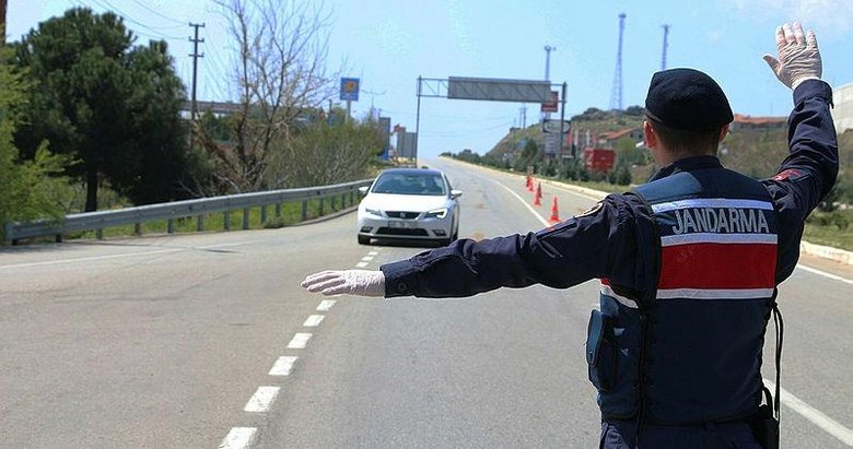 Karantinada olması gerekiyordu yol kontrolünde yakalandı