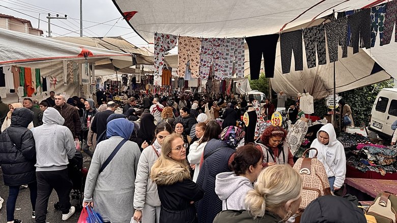 Yurt genelinde boykot çağrısına rağmen alışveriş noktalarında hareketlilik yaşandı