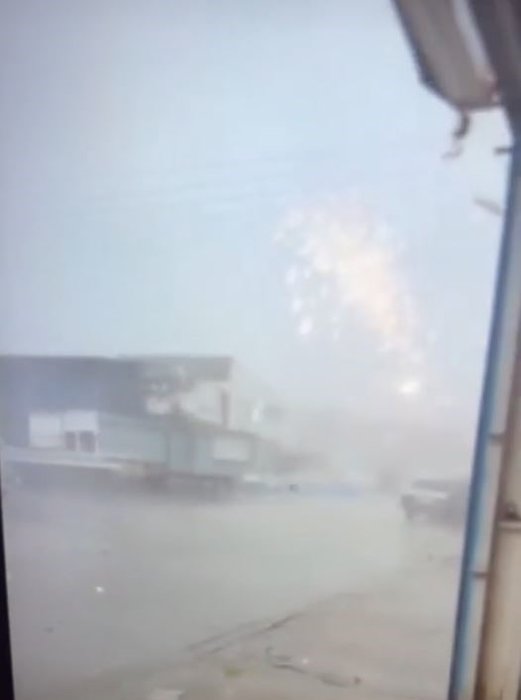 Fırtına Didim’de çatıları uçurdu, ağaçları devirdi