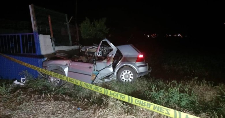 Aydın’da traktör otomobille çarpıştı: 2 ölü, 2 yaralı