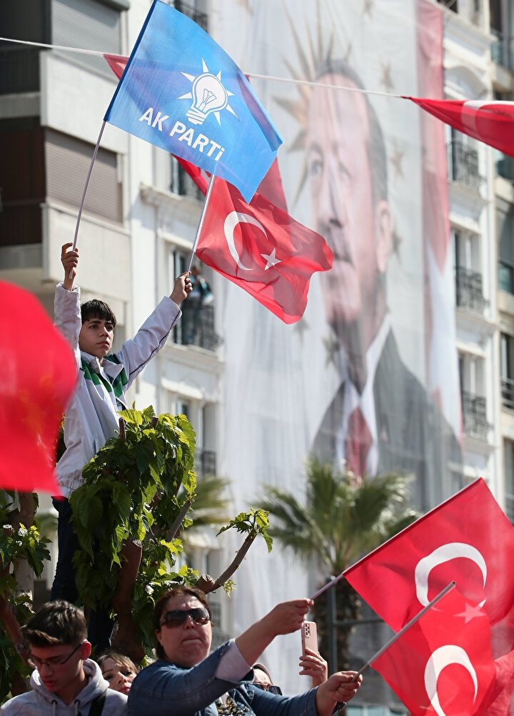 İzmir, Başkan Erdoğan’ın yanına koştu! Gündoğdu Meydanı’nda hınca hınç miting