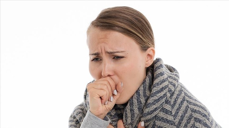 Geçmeyen öksürüğe dikkat! O hastalıkların habercisi