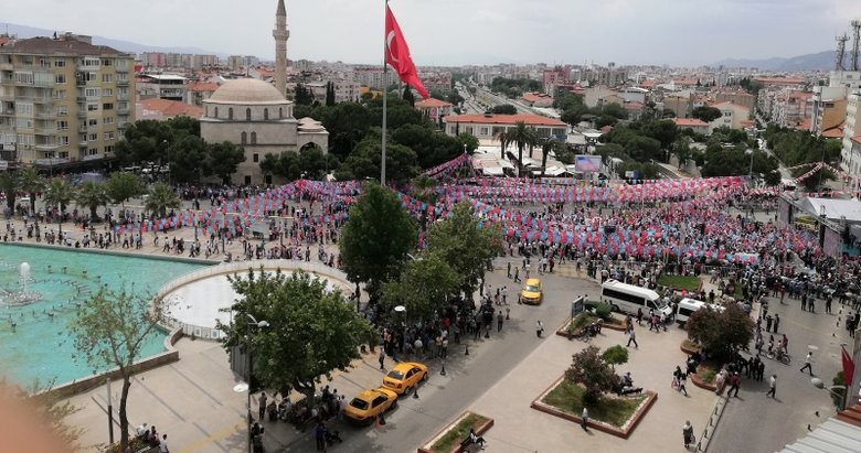 Akşener anlattı boş meydan dinledi