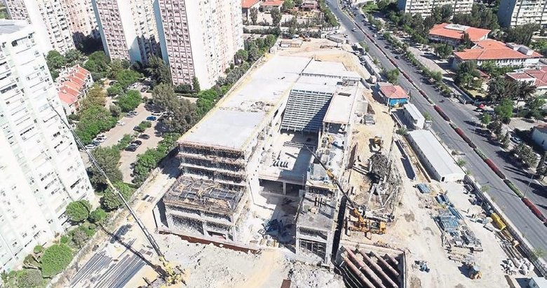 Opera binası yalan oldu