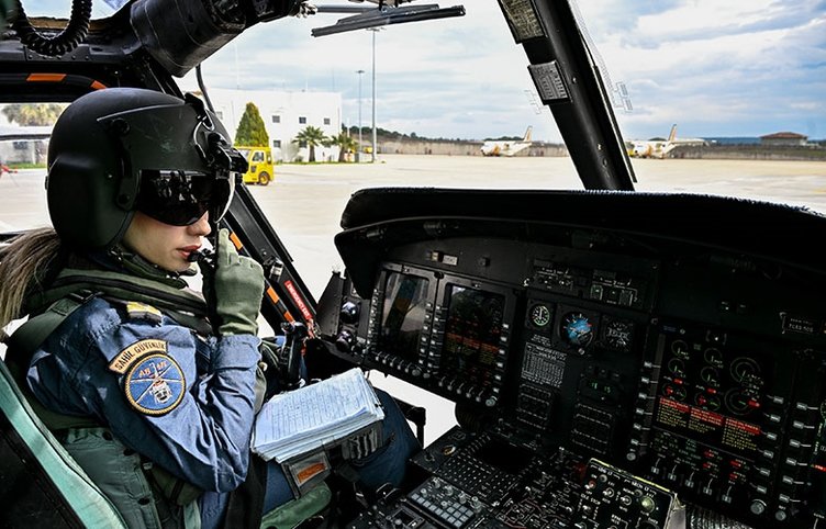 Sahil Güvenliğin kadın pilotları! Gökyüzü ve deniz arasında her an göreve hazır