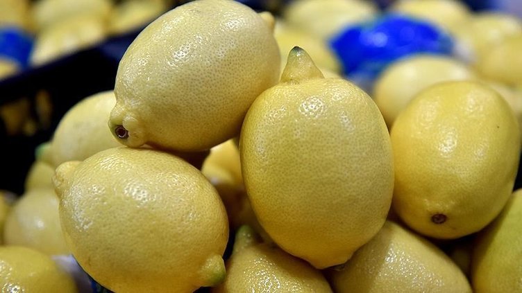 Her sabah aç karnına limonlu su içerseniz 30 gün sonra vücudunuzdaki değişime inanamayacaksınız