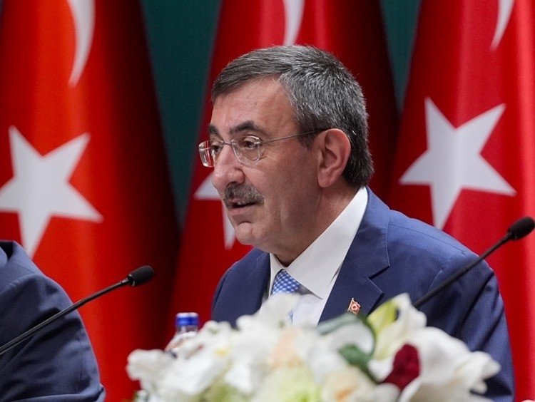 Cumhurbaşkanı Yardımcısı Yılmaz: Orta Vadeli Program sonunda enflasyonun tek haneye kalıcı inmesini hedefliyoruz