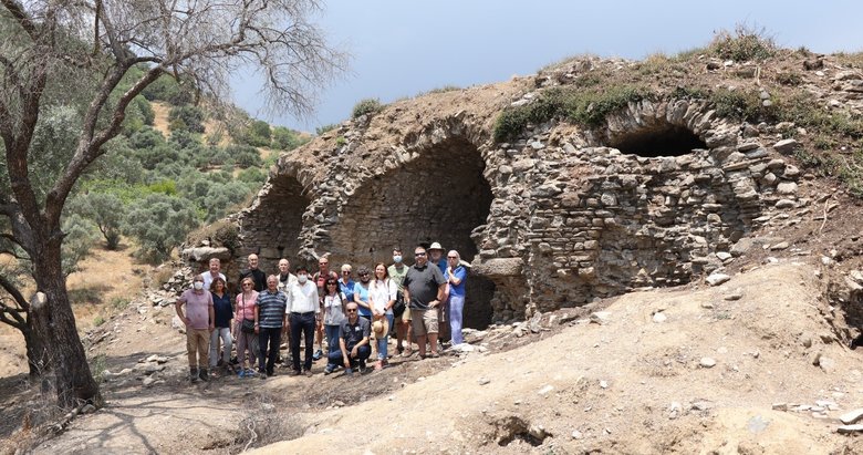 Mastaura ilk ziyaretçileri ile buluştu