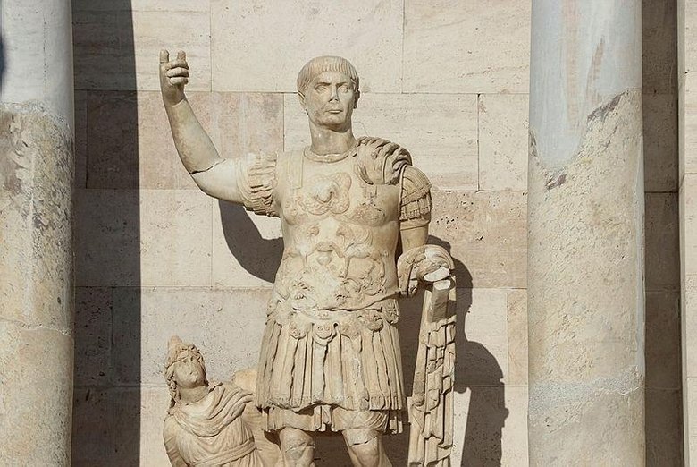 Laodikya’daki anıtsal çeşme yüzyıllar sonra yeniden ayağa kaldırıldı