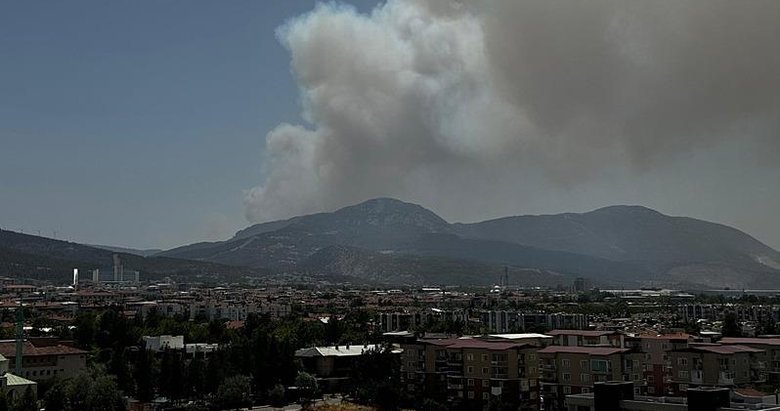 Bornova’da orman yangını! İki mahalle boşaltıldı