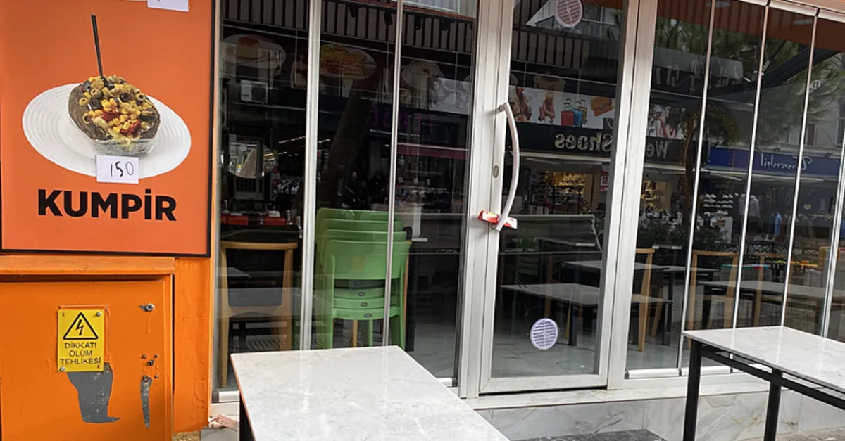 İzmir'deki Kumpir Zehirlenmesi Davasında İşletme Sahibi Tahliye Edildi