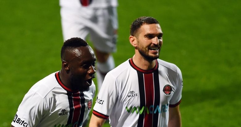 K.Gümrük’ün keyfi yerinde