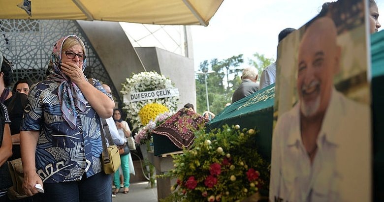 Mavi Işıklar’ın solisti Nejat Toksoy son yolculuğuna uğurlandı