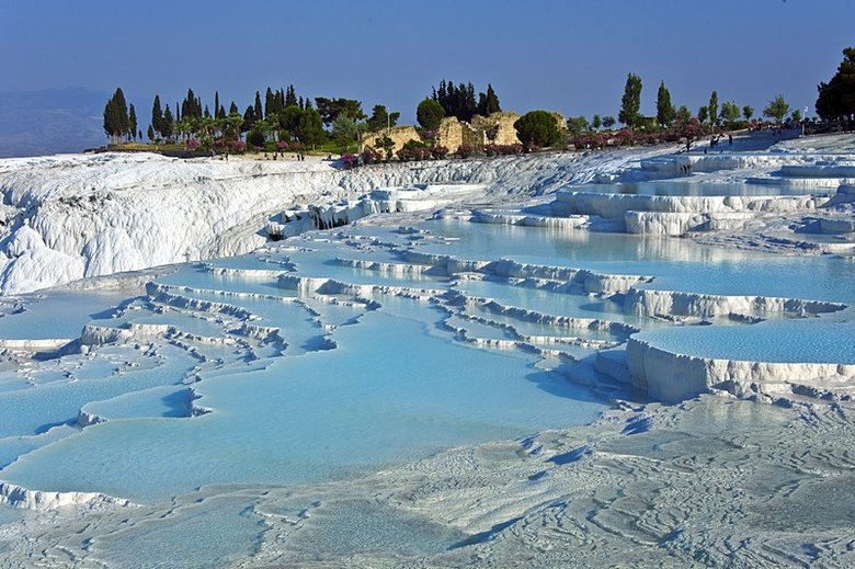 beyaz-cennet-pamukkale-icin-korkutan-tablo-kararma-tehlikesiyle-karsi-karsiya-1758703000518.jpg