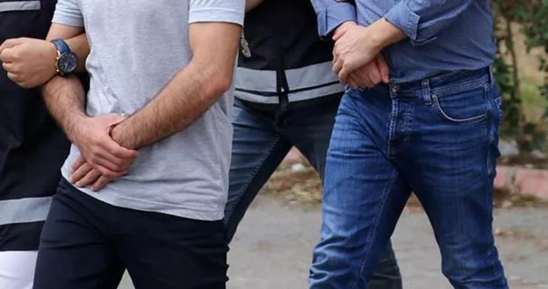 İzmir merkezli 47 ilde FETÖ’nün TSK yapılanmasına yönelik operasyonda 76 zanlı tutuklandı