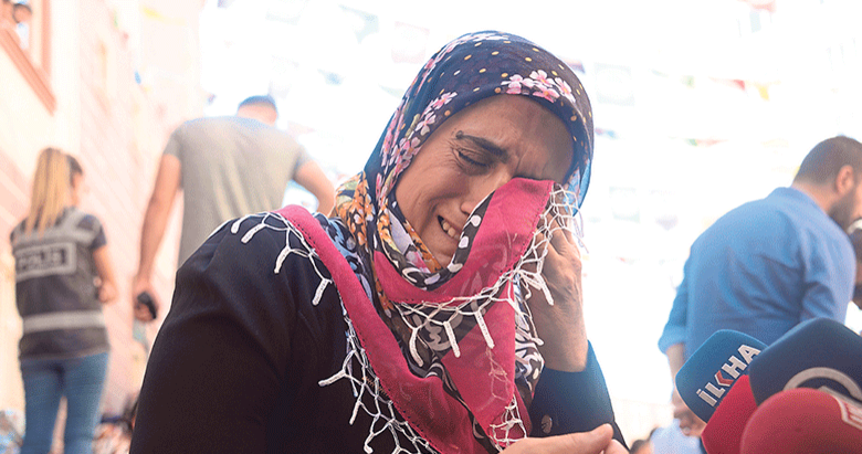 Bir ananın gözyaşı kaç oy eder!