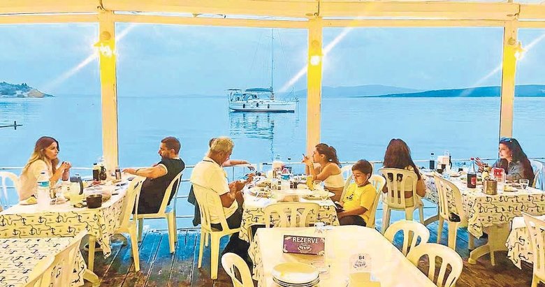 Deniz ürünleri ve otlarıyla tam bir Egeli