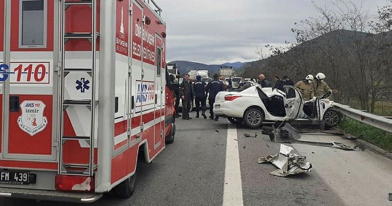 İzmir’de kamyona arkadan çarpan otomobilin sürücüsü öldü