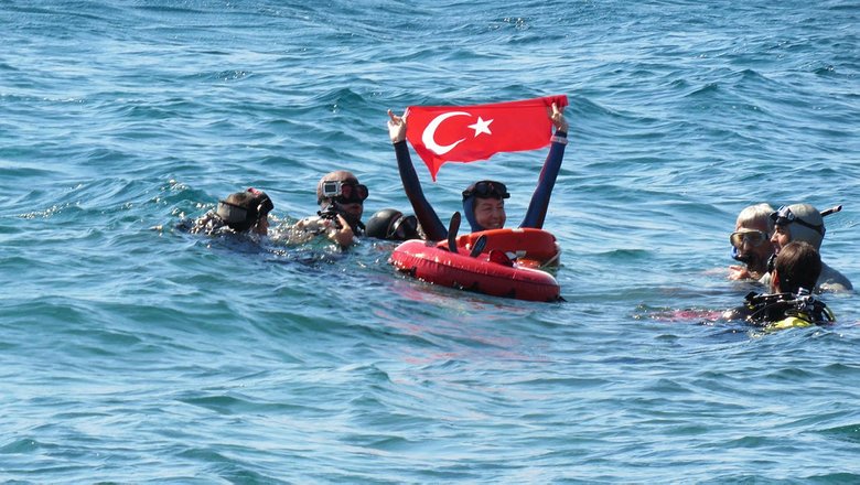 Milli sporcu Birgül Erken, 165 metre dalışla Guinness Rekoru’nu kırdı