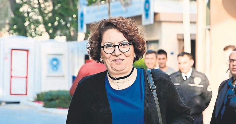 İzmir’de cinayetleri kadın müdür çözüyor