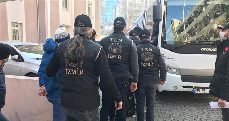 İzmir’de FETÖ operasyonunda 8 şüpheli tutuklandı