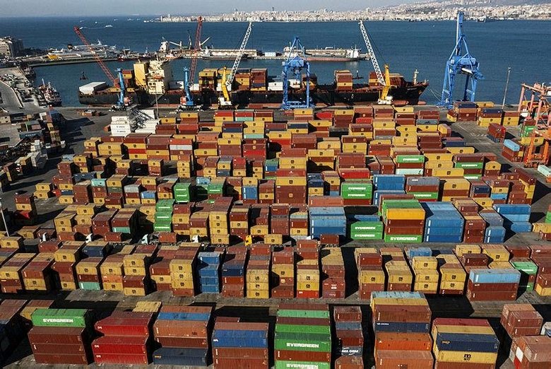 İzmir Limanı’nda yılın 11 ayında yaklaşık 8,5 milyon ton yük elleçleme yapıldı