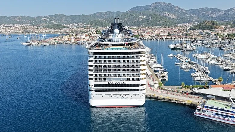 Kruvaziyer turizmi rekor kırmaya devam ediyor: Marmaris’e binlerce turist geldi!